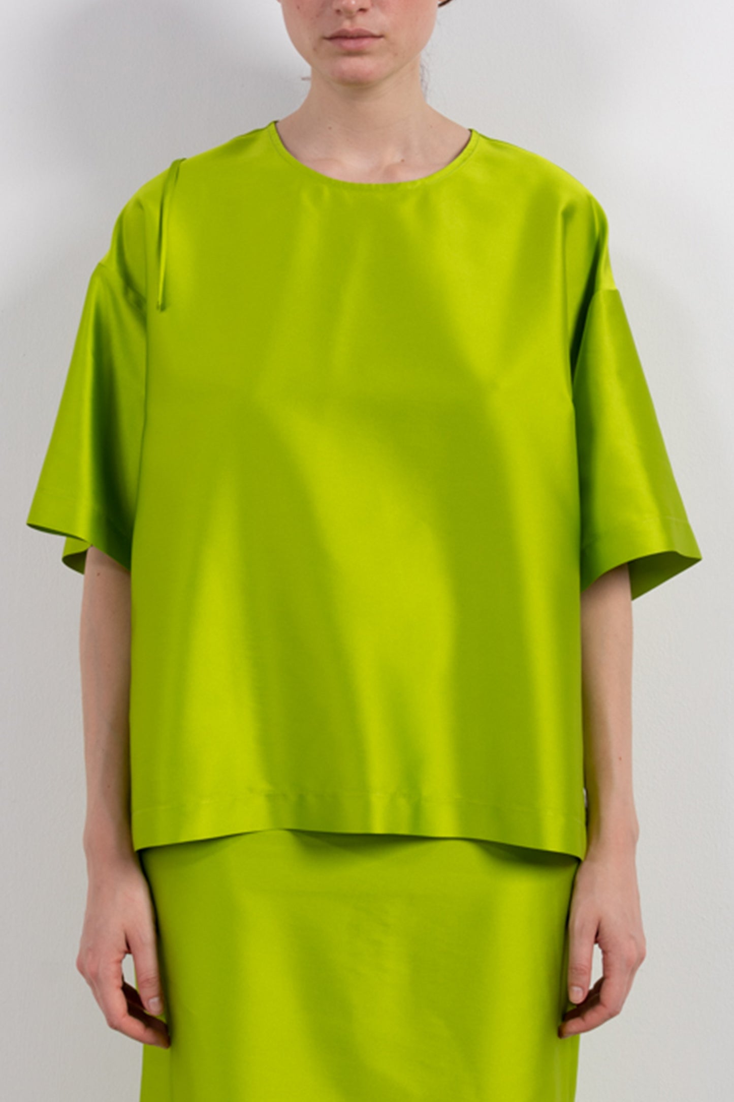 T-SHIRT EN SATIN LIME