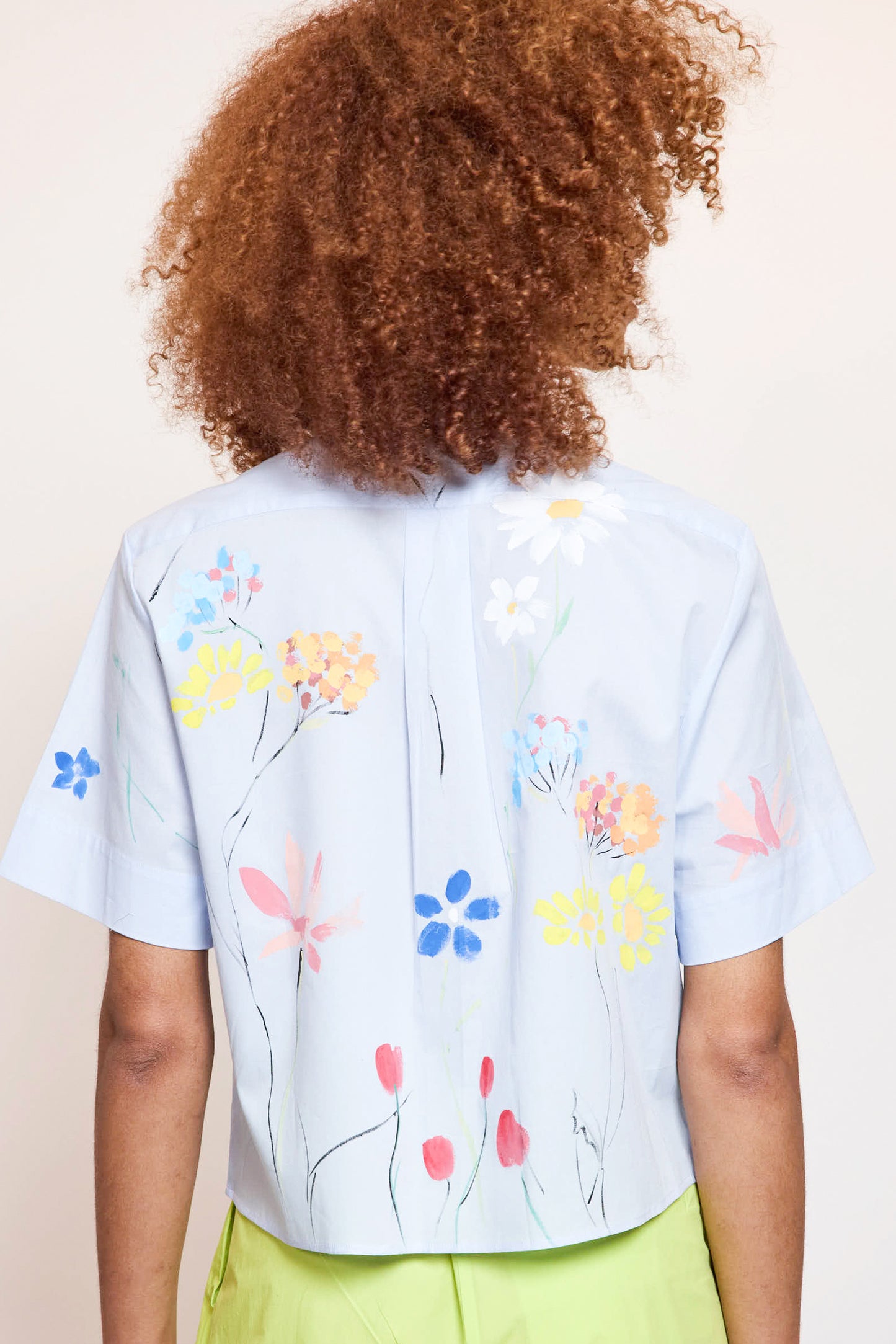 CHEMISE COURTE PEINTE JARDIN CIEL