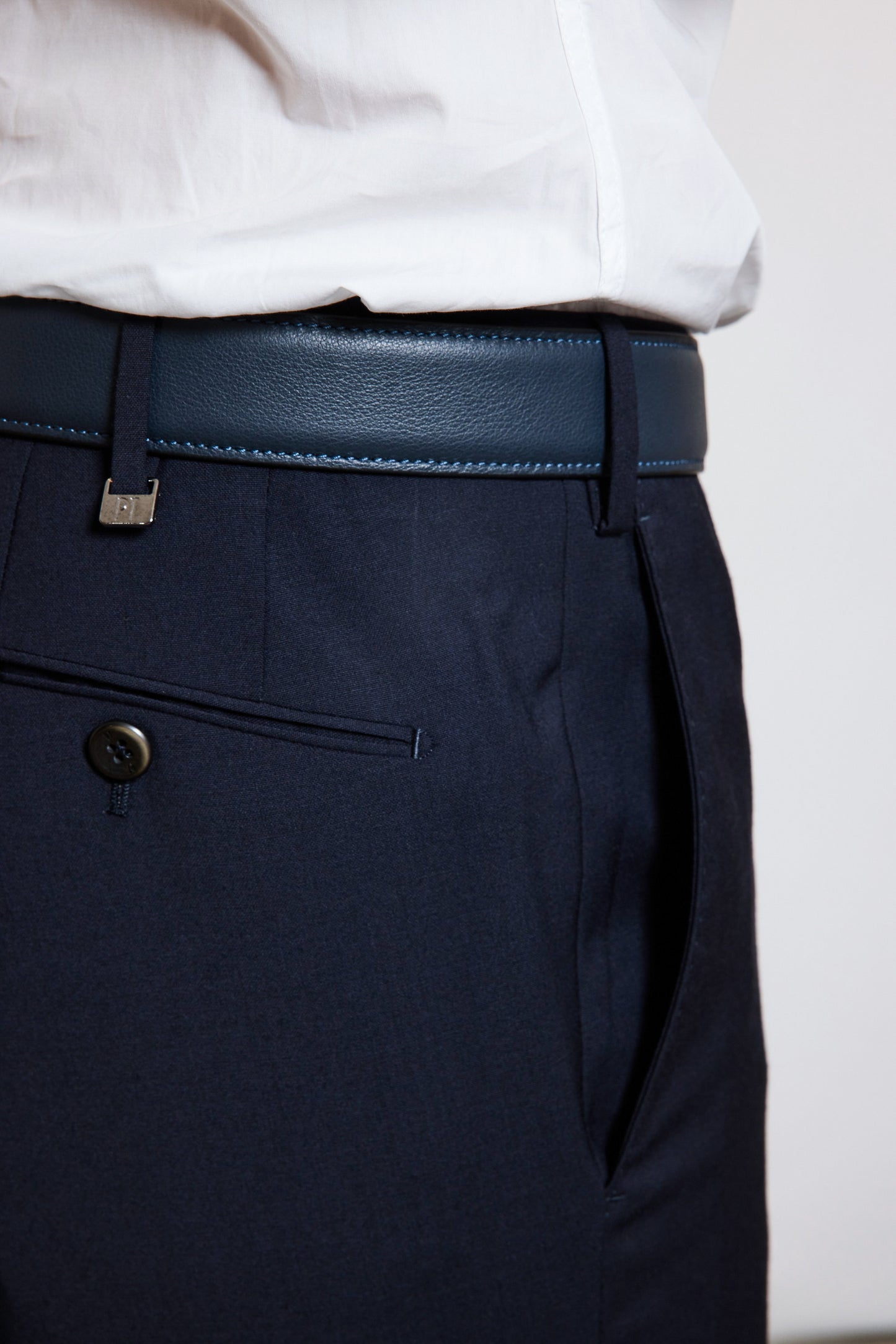 TRAVELLER SLIM PANTS NAVY