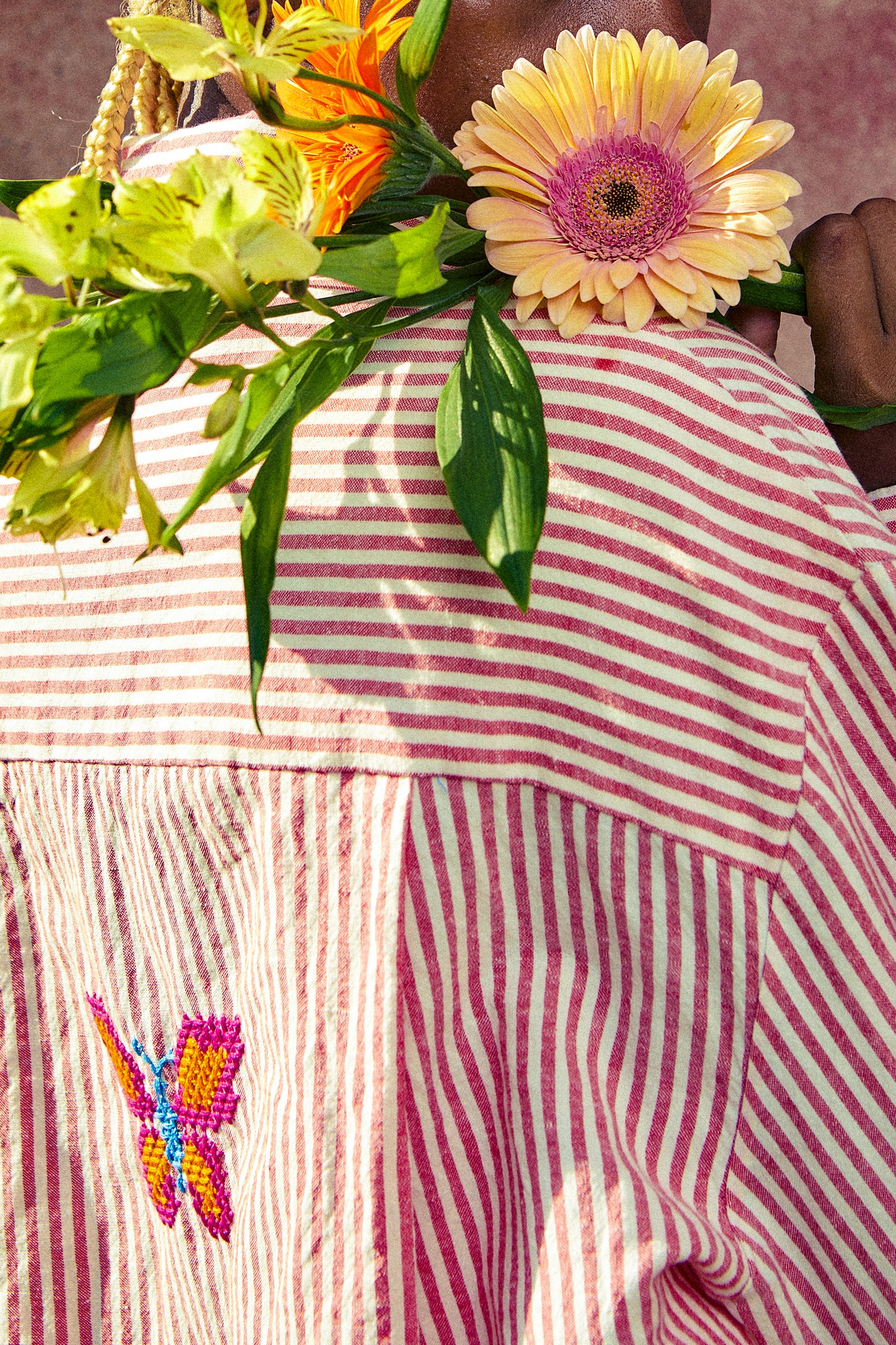 CHEMISE BRODÉE ROUGE