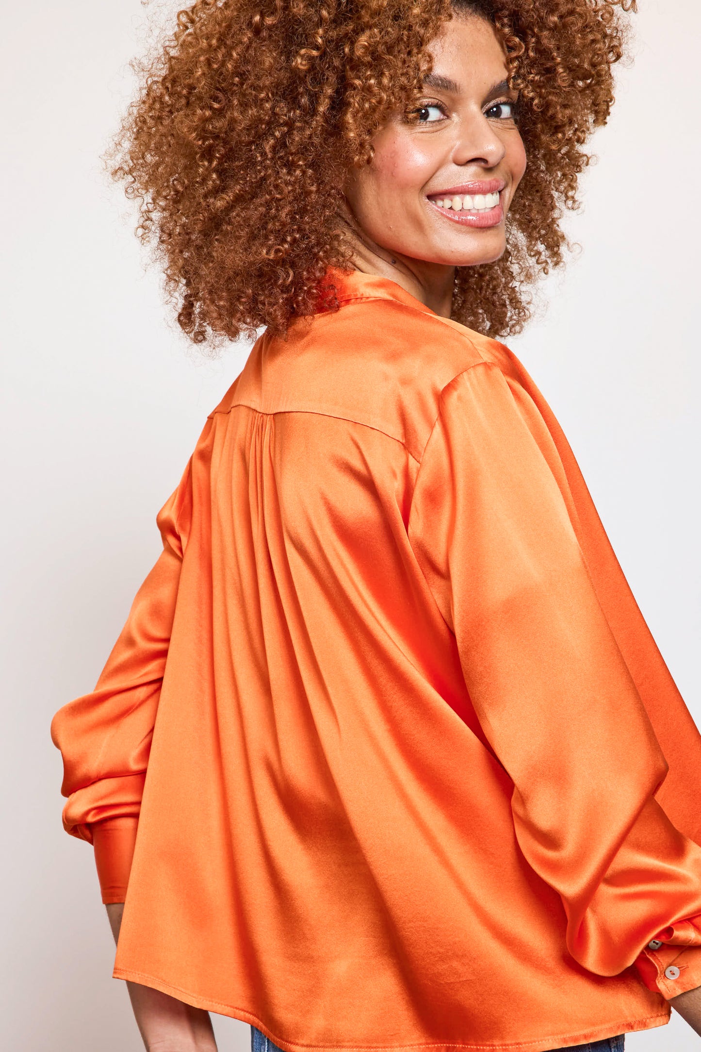 CHEMISE COURTE EN SOIE ORANGE