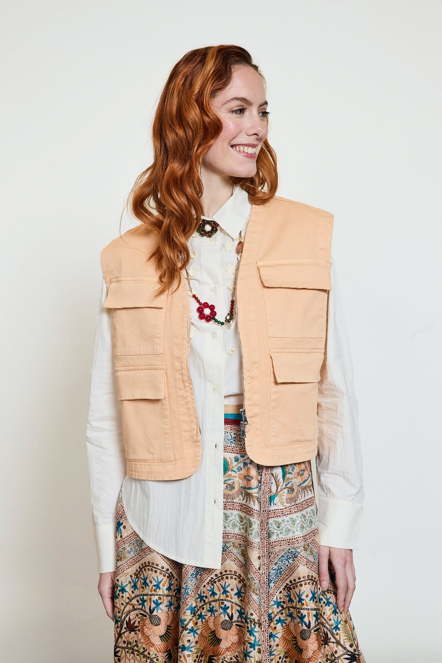 DRILL SLEEVELESS JACKET APRICOT