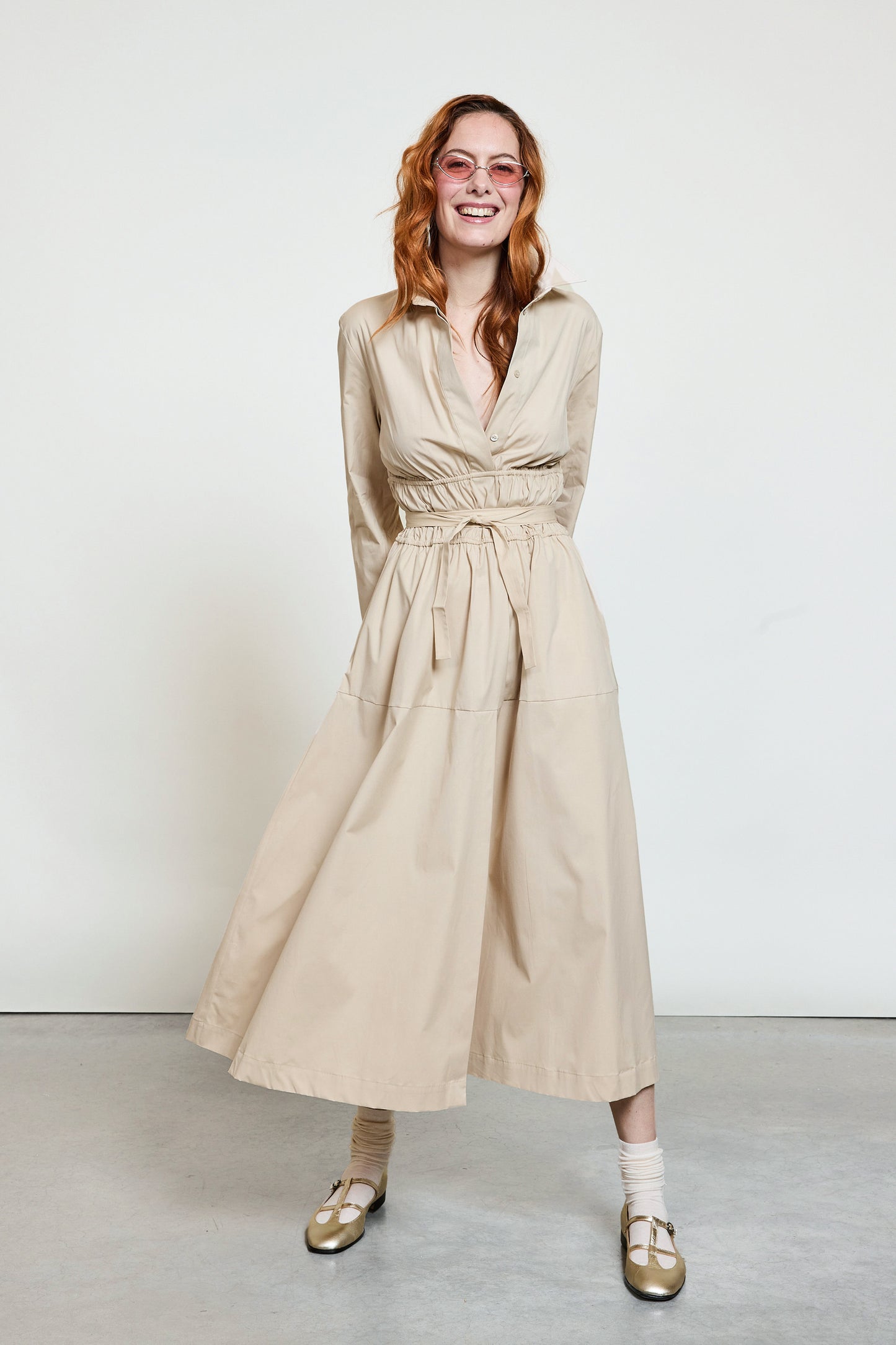 ROBE FRONCEE EN POPELINE BEIGE