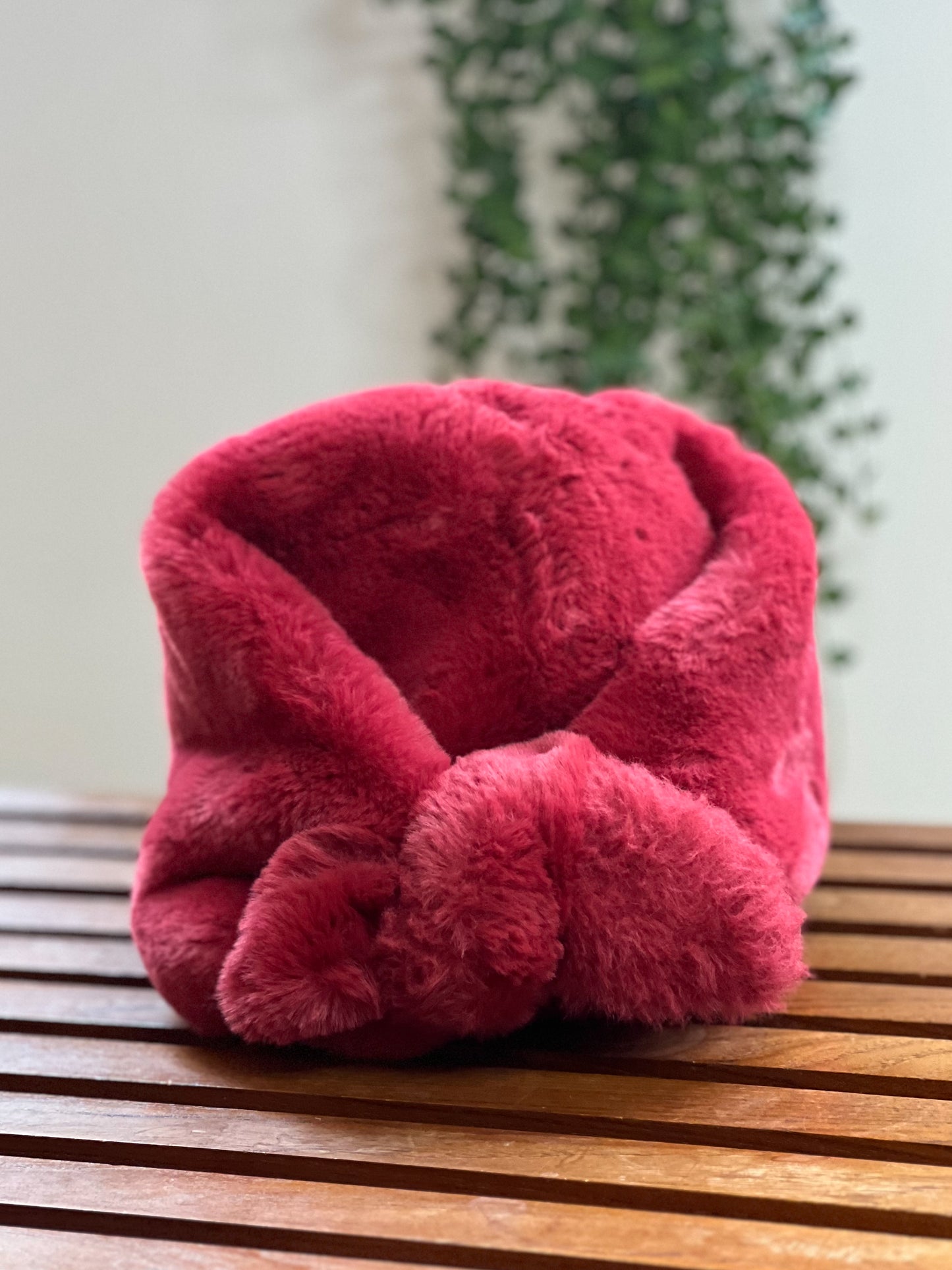 FAUX FUR HAT RASPBERRY