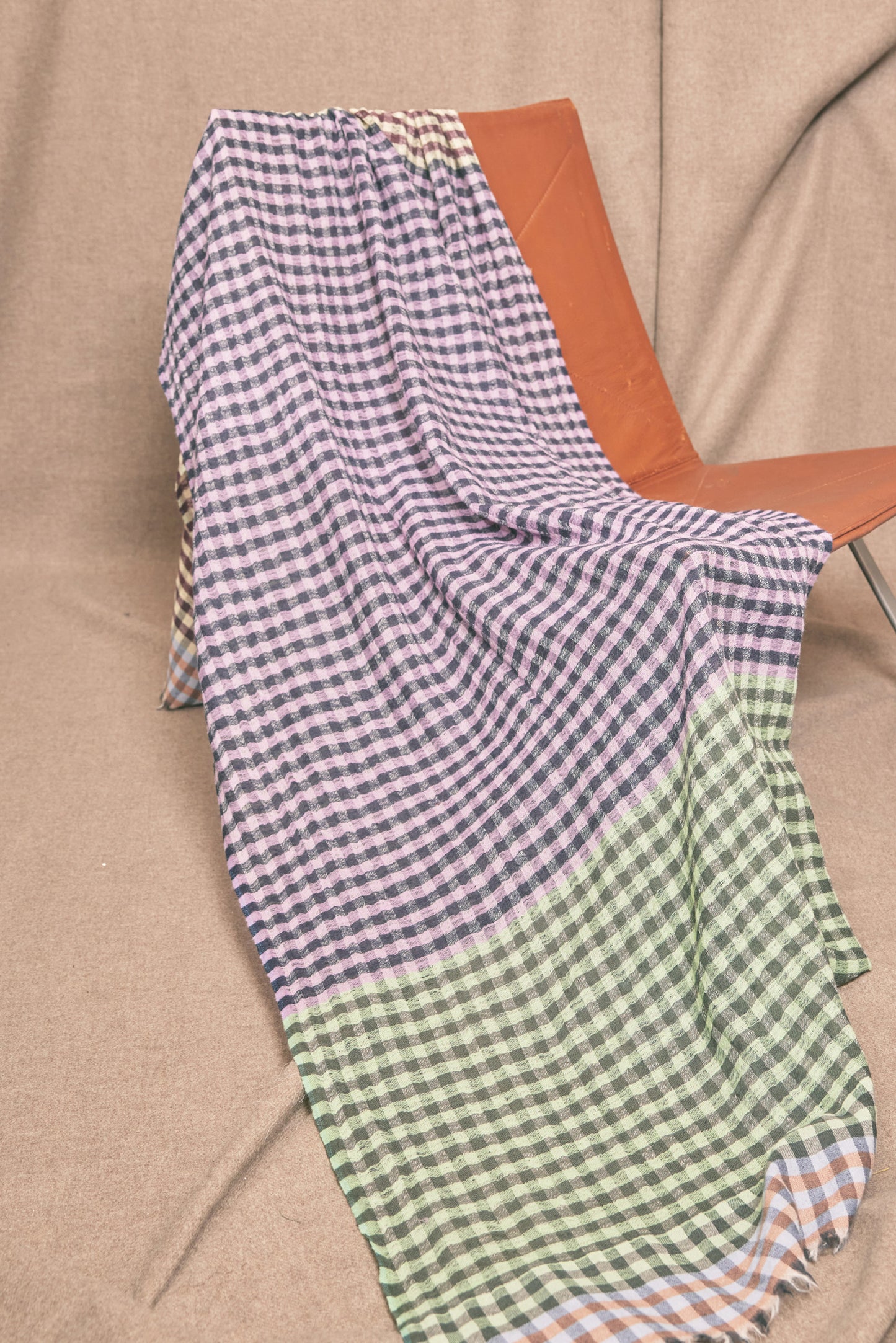 MULTICCOLORED CHECKS SCARF PINK