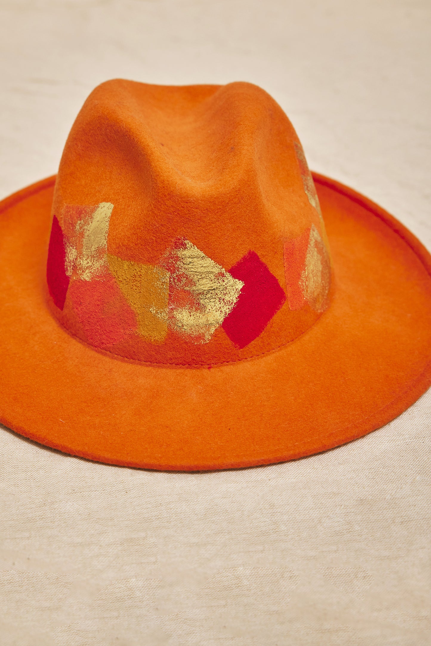 PAINTED HAT ORANGE