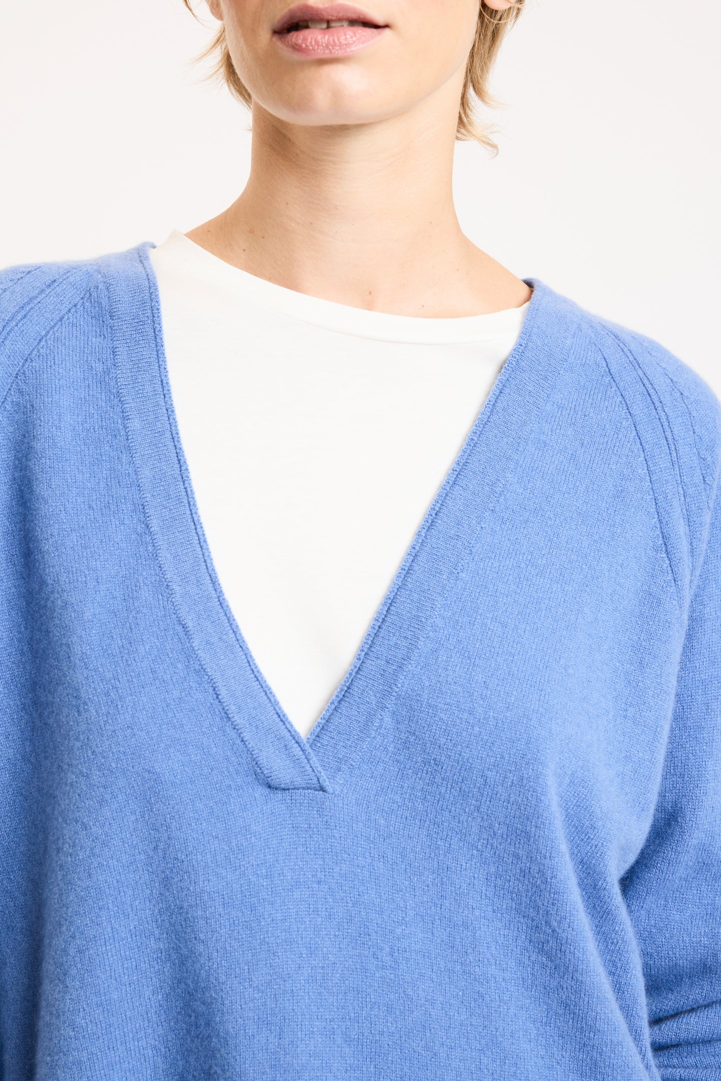 ITALIAN V CASHMERE BLUETTE