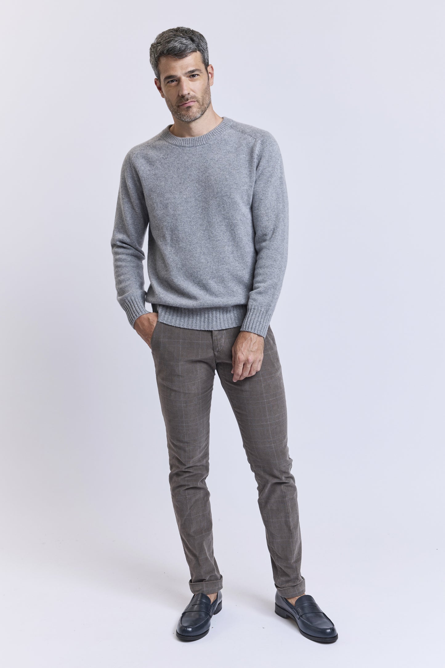 ROUND NECK CASHMERE GREY