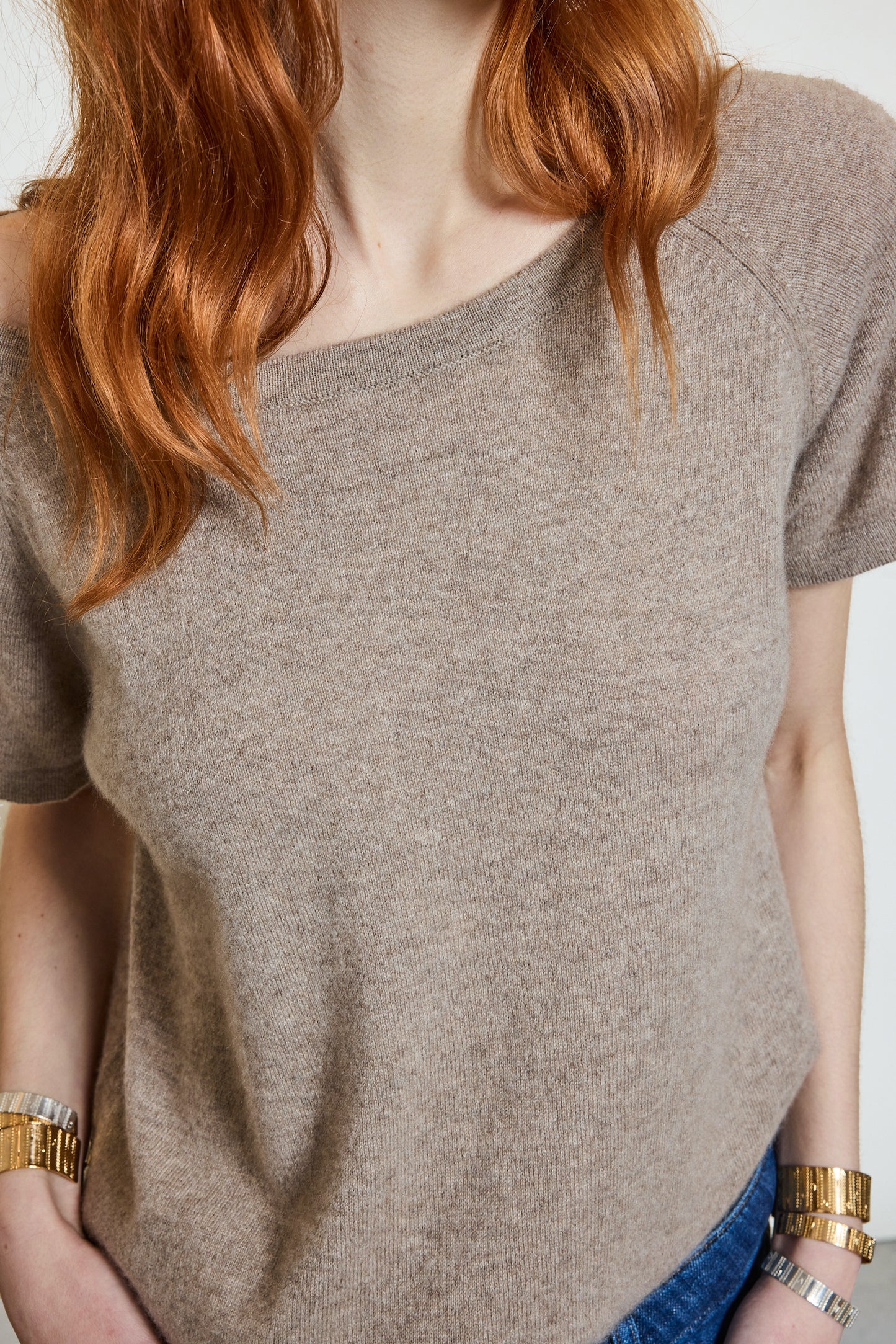 T-SHIRT EN CACHEMIRE BEIGE