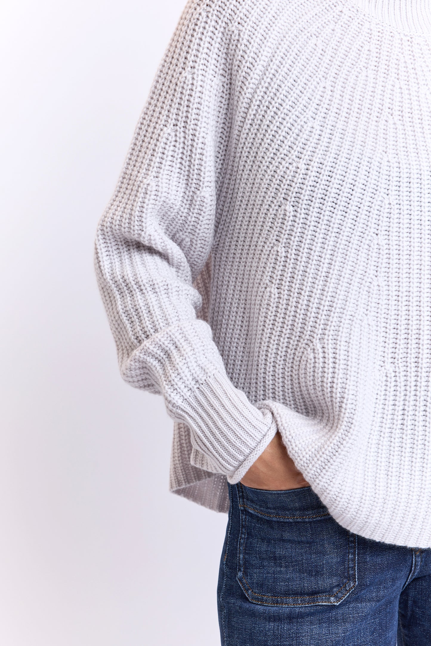 FLARED TURTLENECK CHALK