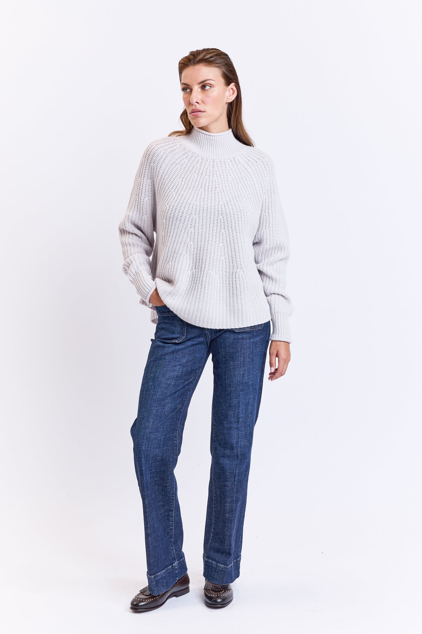 FLARED TURTLENECK CHALK