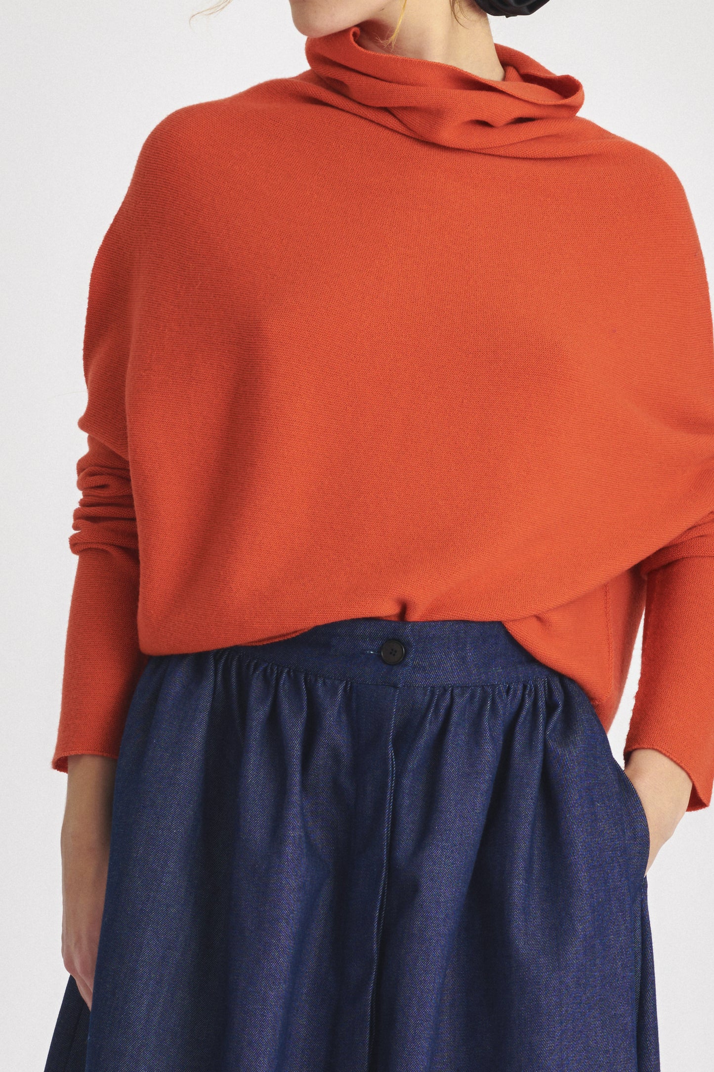 STITCHINGLESS SWEATER ORANGE