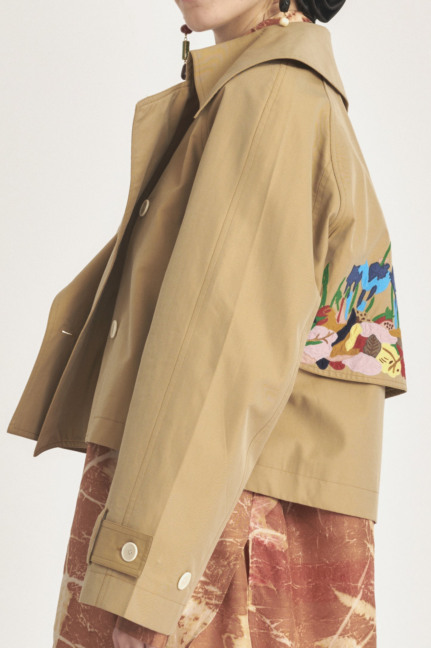 EMBROIDERED TRENCH COAT BEIGE