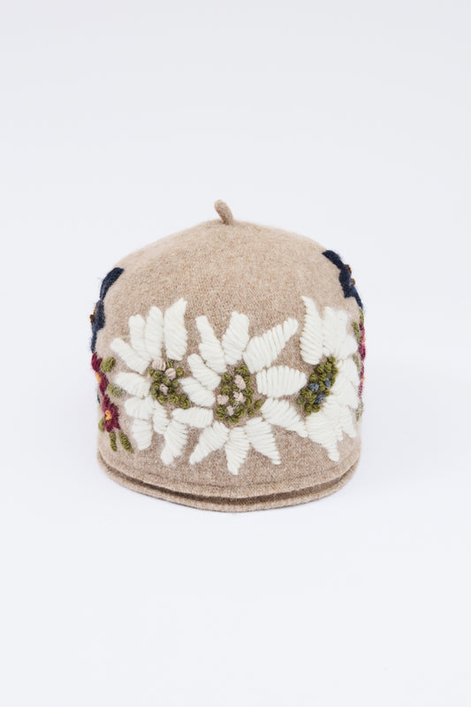 EMBROIDERED HAT BEIGE