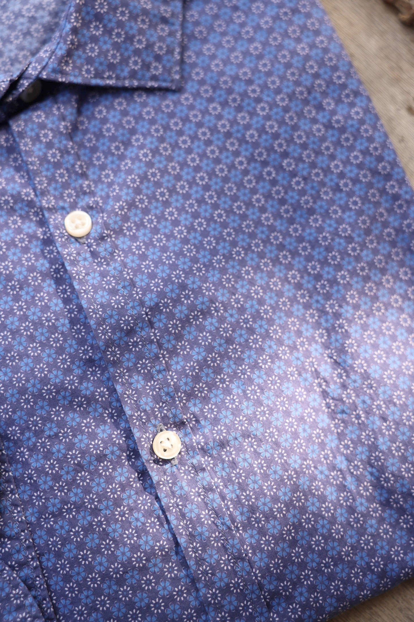 FITTED SHIRT SMALL FLOWERS