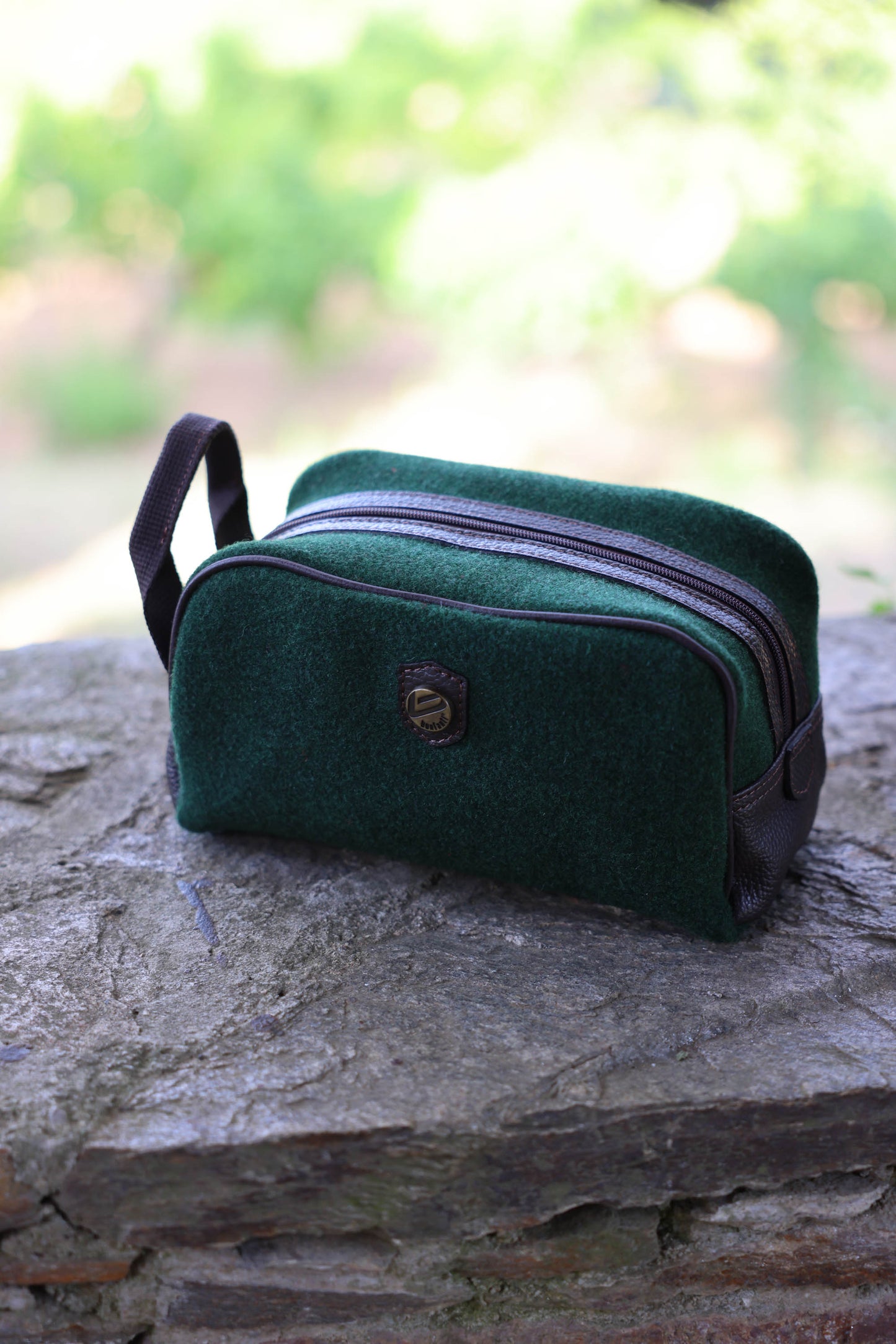 FLANNEL TOILETRY BAG PINE GREEN